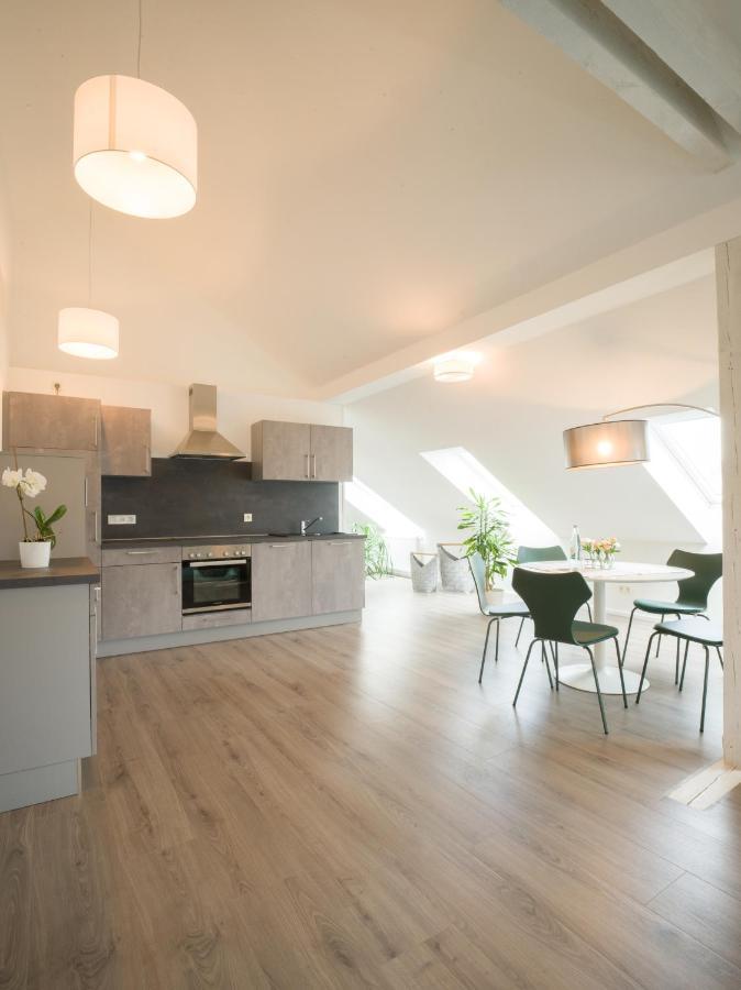 In Am Appartement *