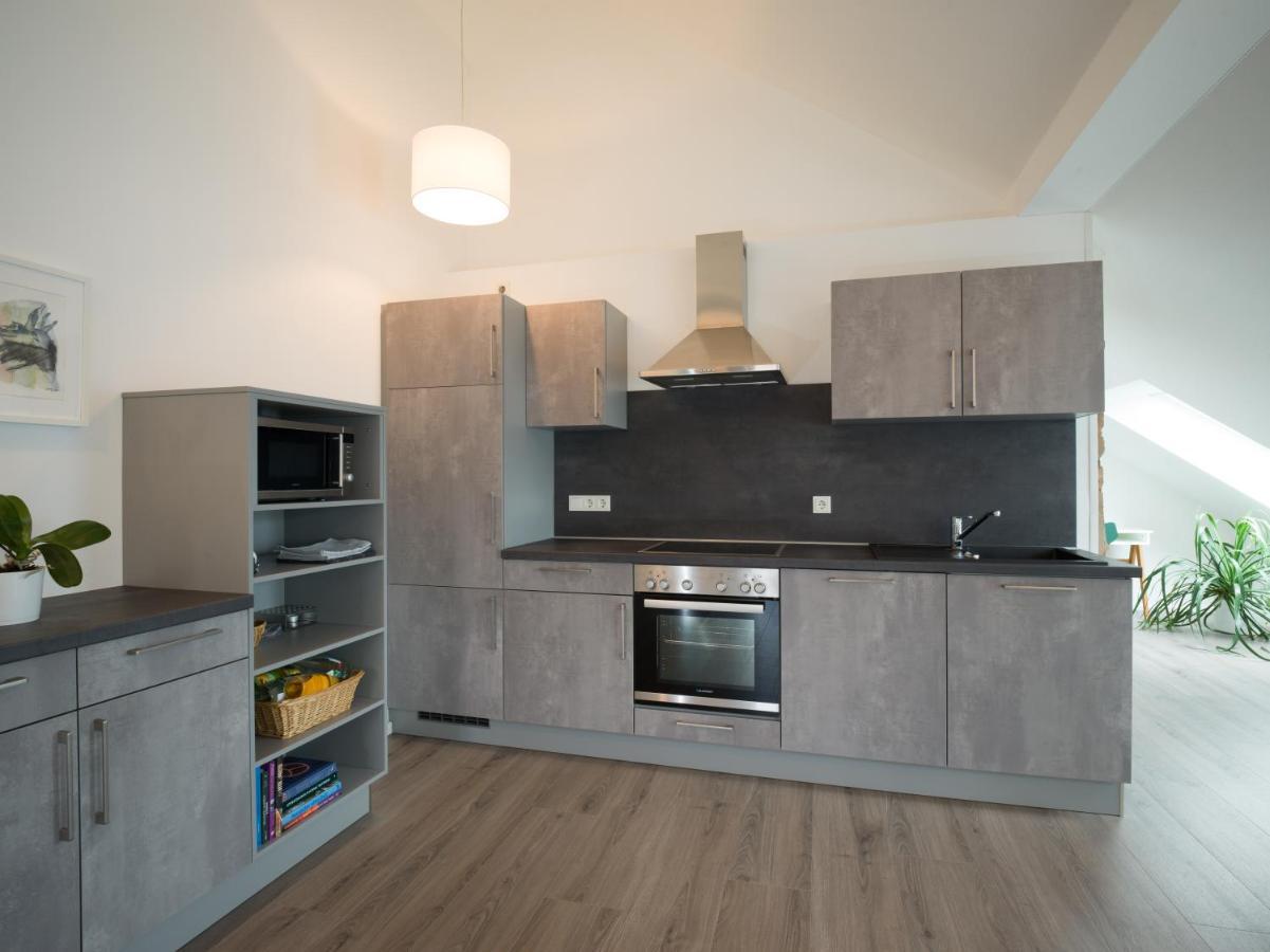 In Am Appartement *